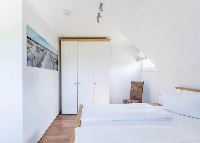 Duenenhaeuser Haus 4 A Holiday home Boltenhagen (Ostseebad)